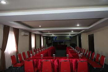 Hotel Nida Lapangan Petisah 2*