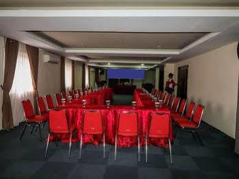 Hotel Nida Lapangan Petisah 2*