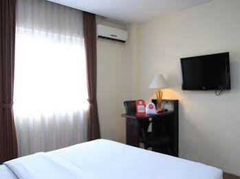 Hotel Nida Lapangan Petisah 2*