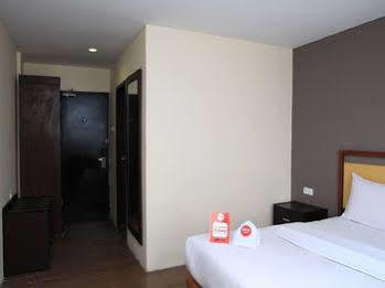 Hotel Nida Lapangan Petisah 2*