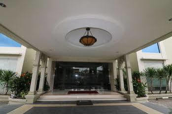 Hotel Nida Lapangan Petisah 2*
