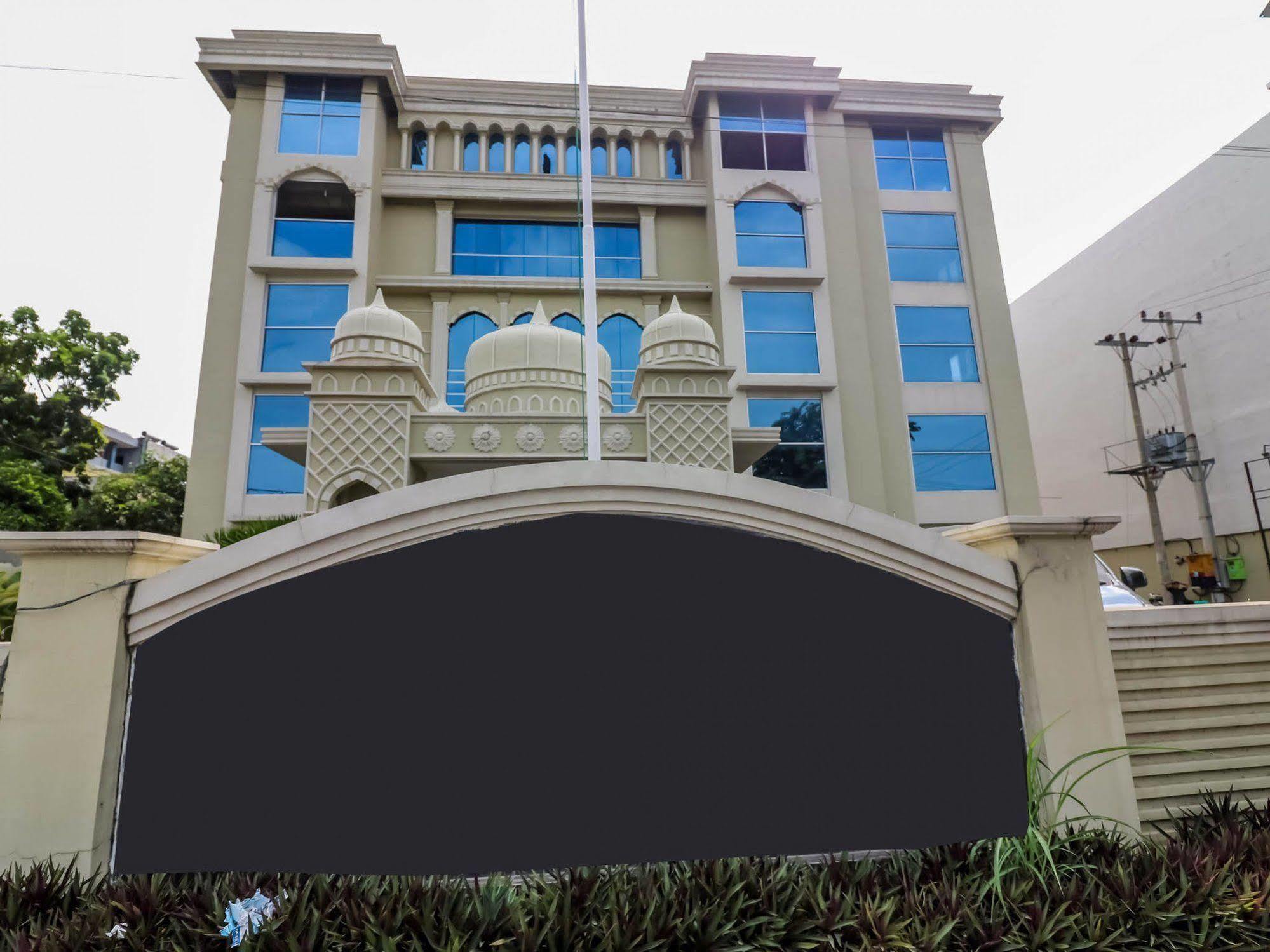 Nida Lapangan Petisah Hotel