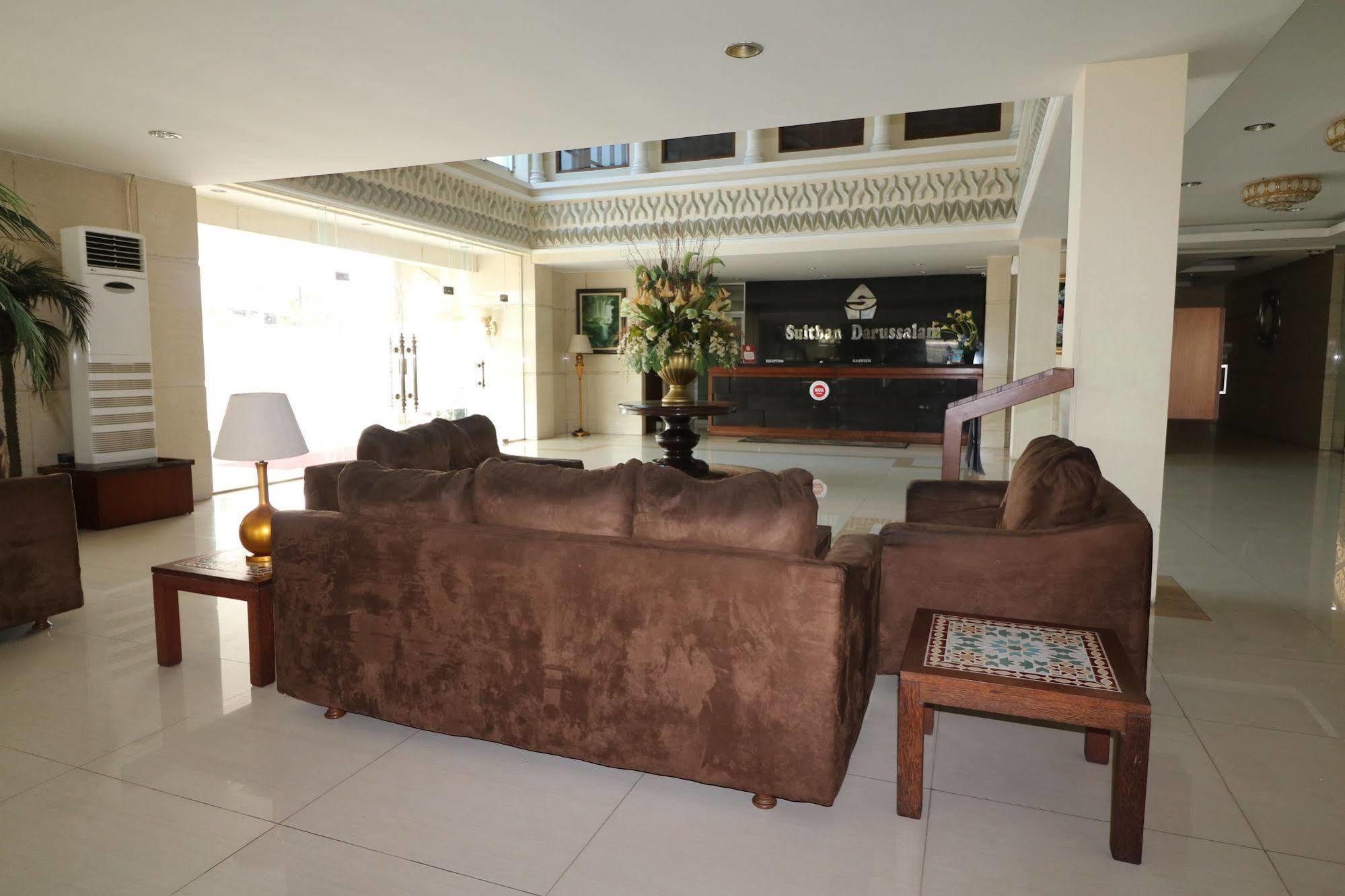 Hotel Nida Lapangan Petisah 2*